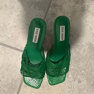 Steve Madden green heels